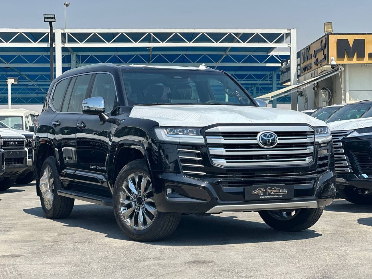 تويوتا لاند كروزر VXR 3.5 لتر هجينة أوتوماتيكية // كاملة المواصفات مع رادار، كاميرا 360 درجة، ذاكرة، مقاعد تدفئة وتبري
