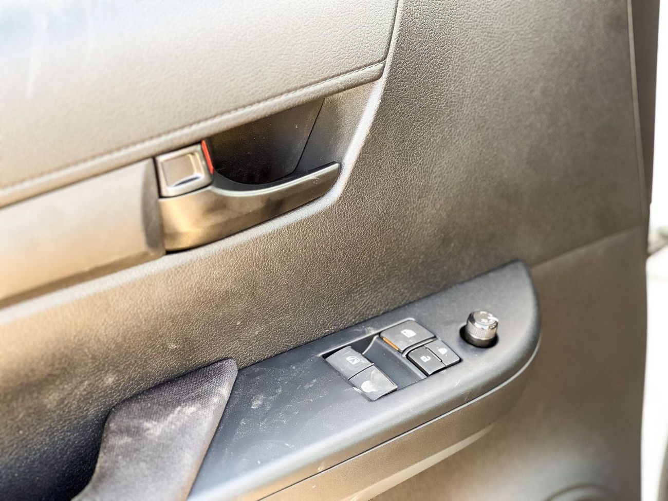 Toyota Hilux EXPORT PRICE - TOYOTA HILUX SC DLX 2.4L DSL