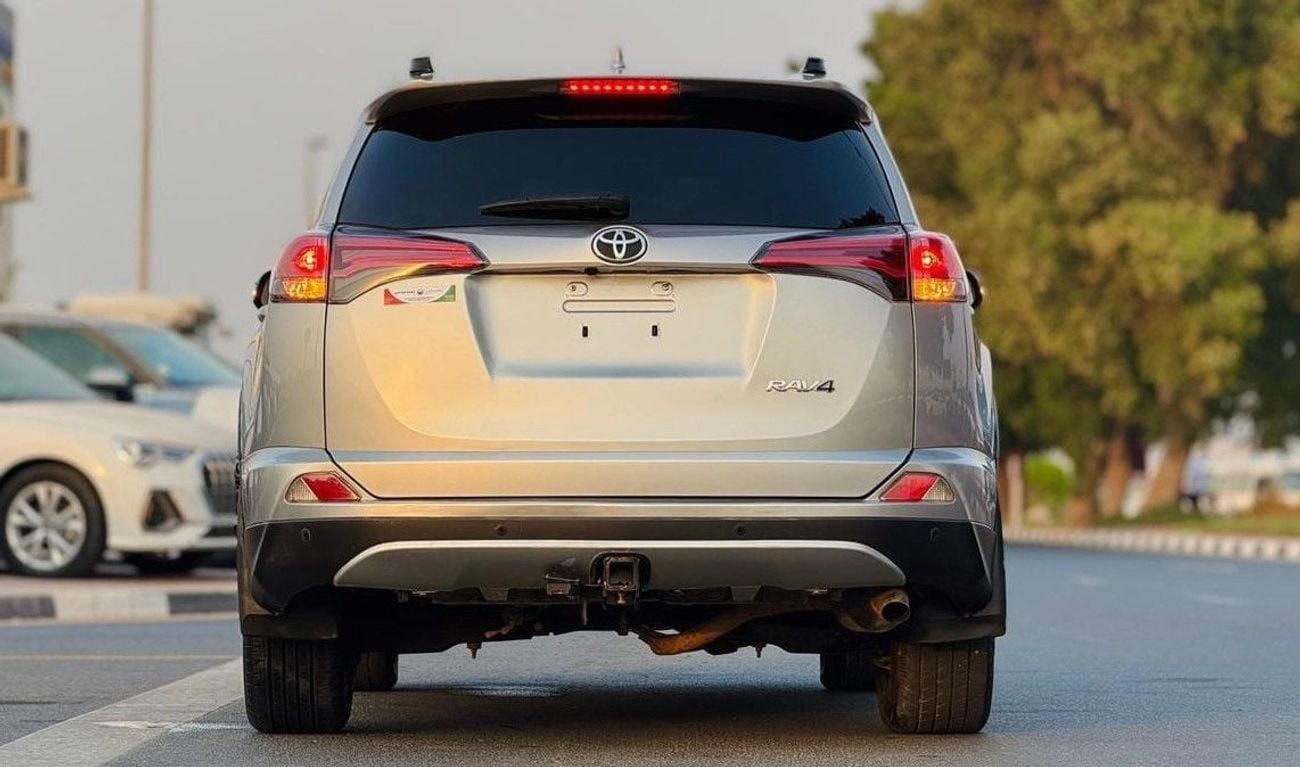 تويوتا راف ٤ -