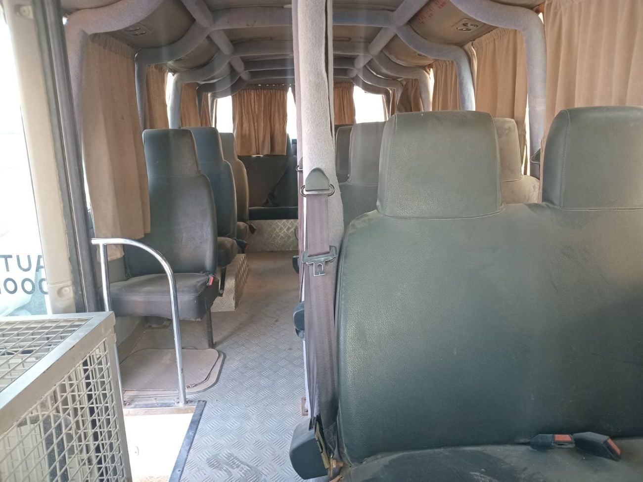 تويوتا كوستر LWB 3.7L DIESEL 26 SEATER MANUAL TRANSMISSION
