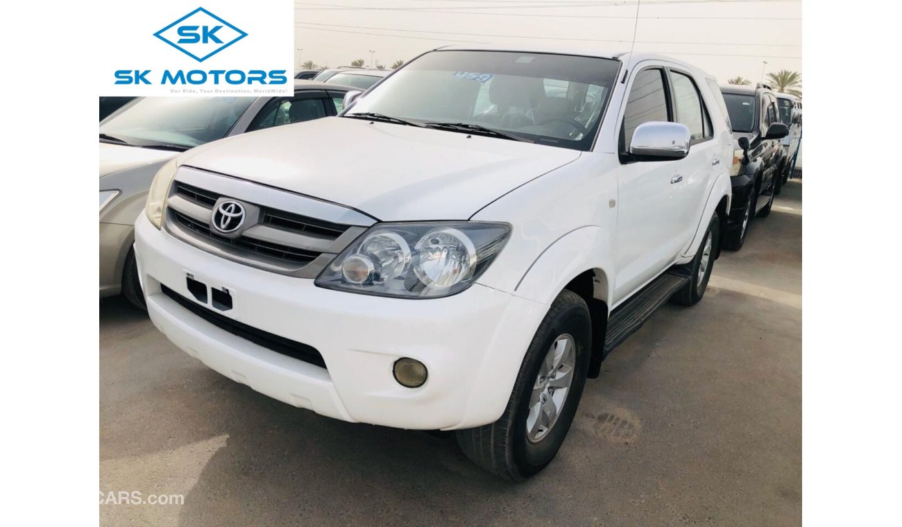 Toyota Fortuner 2.7L PETROL-ALLOY WHEELS-DVD-CLEAN INTERIOR-MINT CONDITION-GCC RTA PASSED-LOT-632