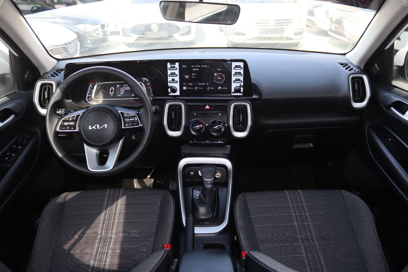 كيا سونیٹ كيا سونيت 2025 - خليجى - بدون حوادث - محرك 1.6 - ممشى قليل - بحاله ممتازه