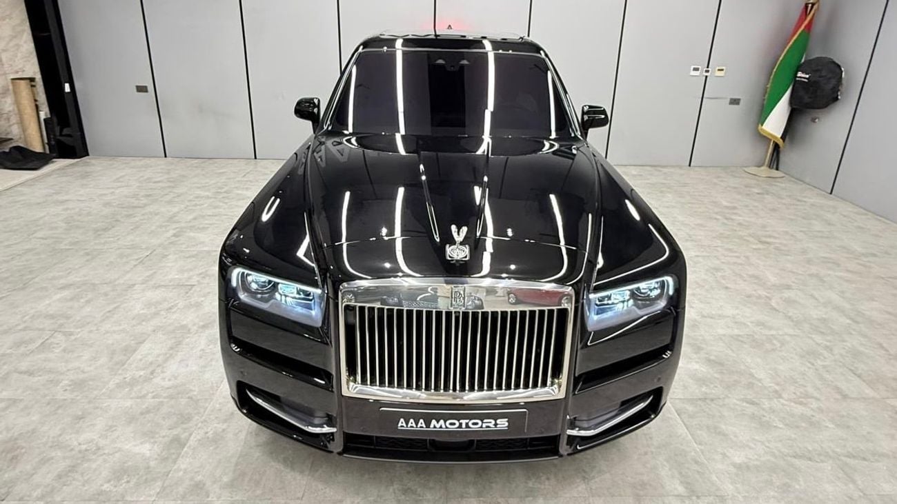 Rolls-Royce Cullinan Silver badge