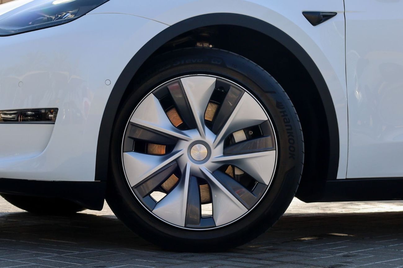 Tesla Model Y Tesla Model Y Long Range 2022 GCC under Agency Warranty with Flexible Down-Payment/ Flood Free.