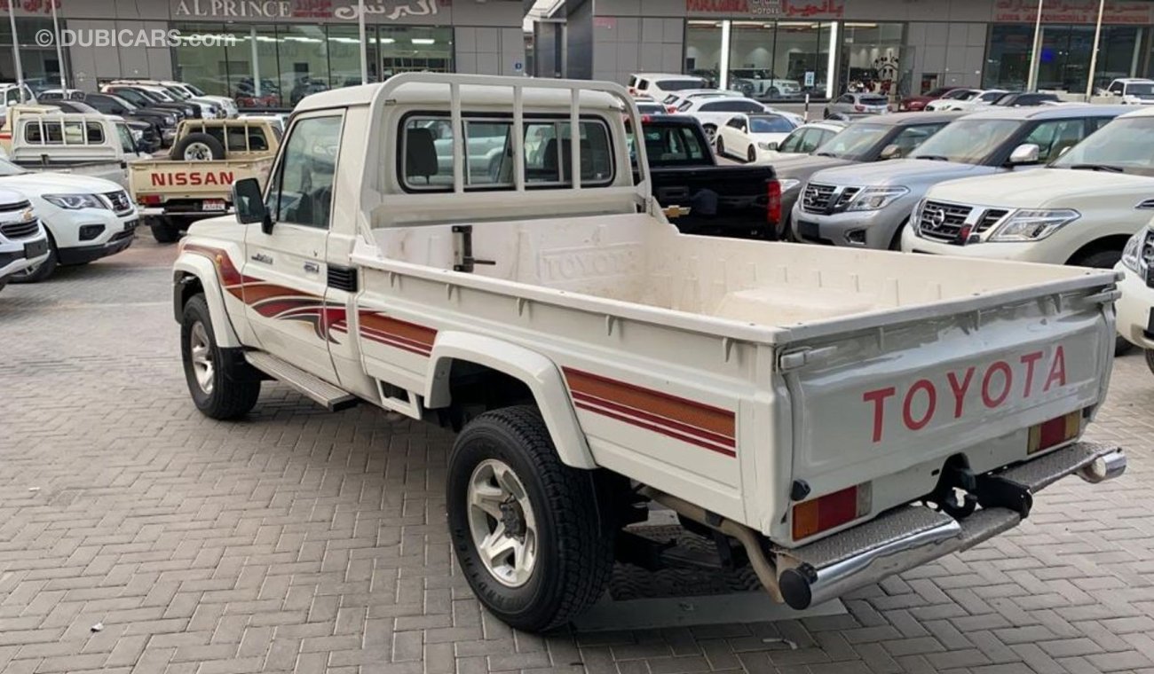 Toyota Land Cruiser Pick Up Toyota Land Cruiser Pickup 2010