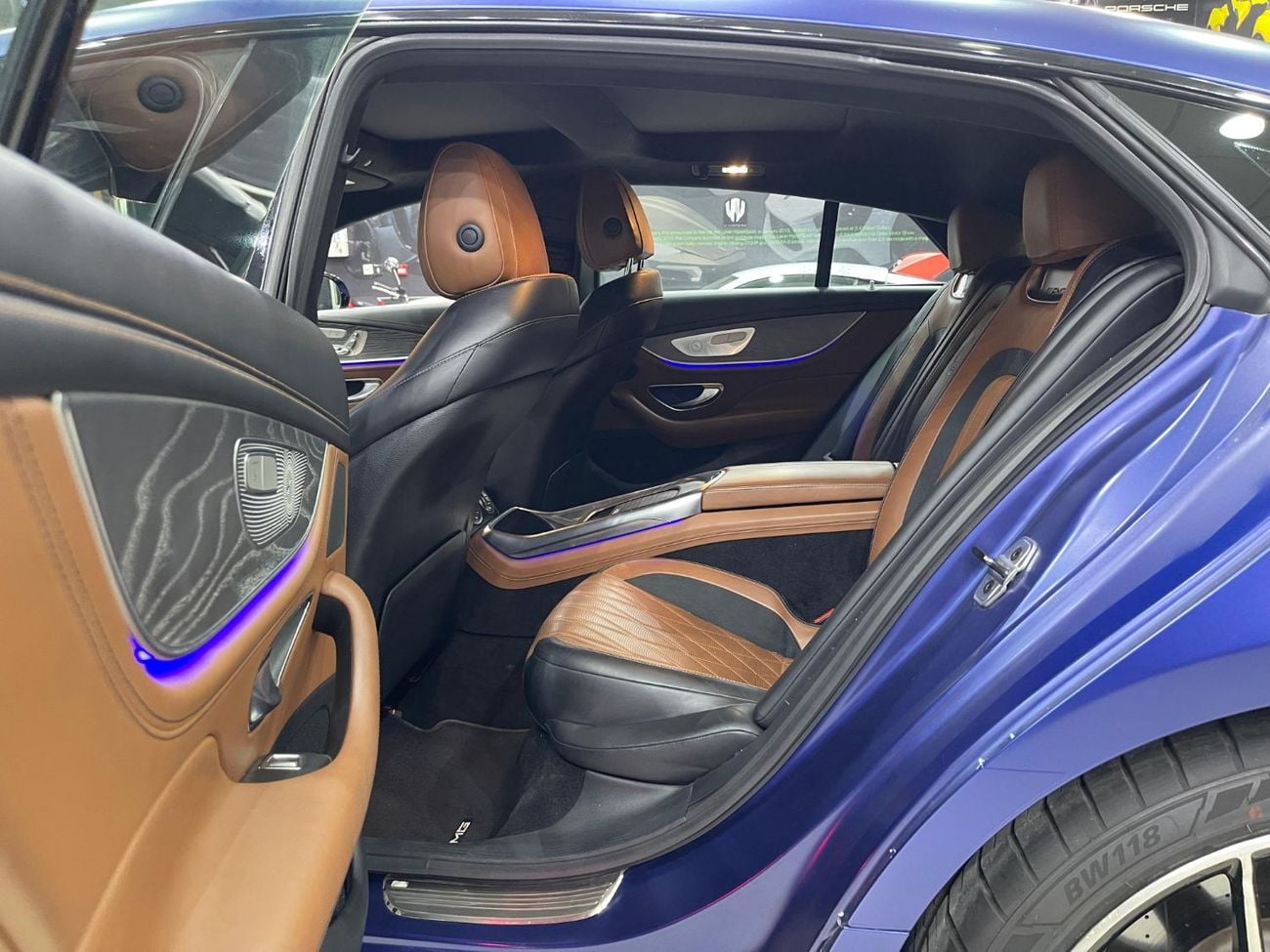 مرسيدس بنز ايه ام جي جي تي 53