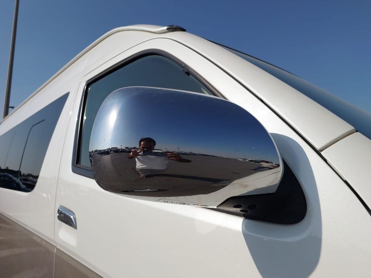 Toyota Hiace TOYOTA HIACE COMMUTER VAN RHD 2016 MODEL 2.7 L PETROL AUTOMATIC(PM10044)