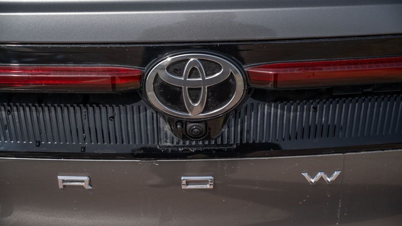 تويوتا كراون PLATINUM TOYOTA CROWN 2.5 HEV HI -2026YM