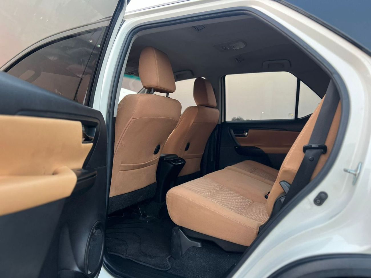 تويوتا فورتونر 2022  Toyota Fortuner EXR 2.7L (160 HP)V4 -AWD 4x4 - GCC Rear Sensor - Cruise Control