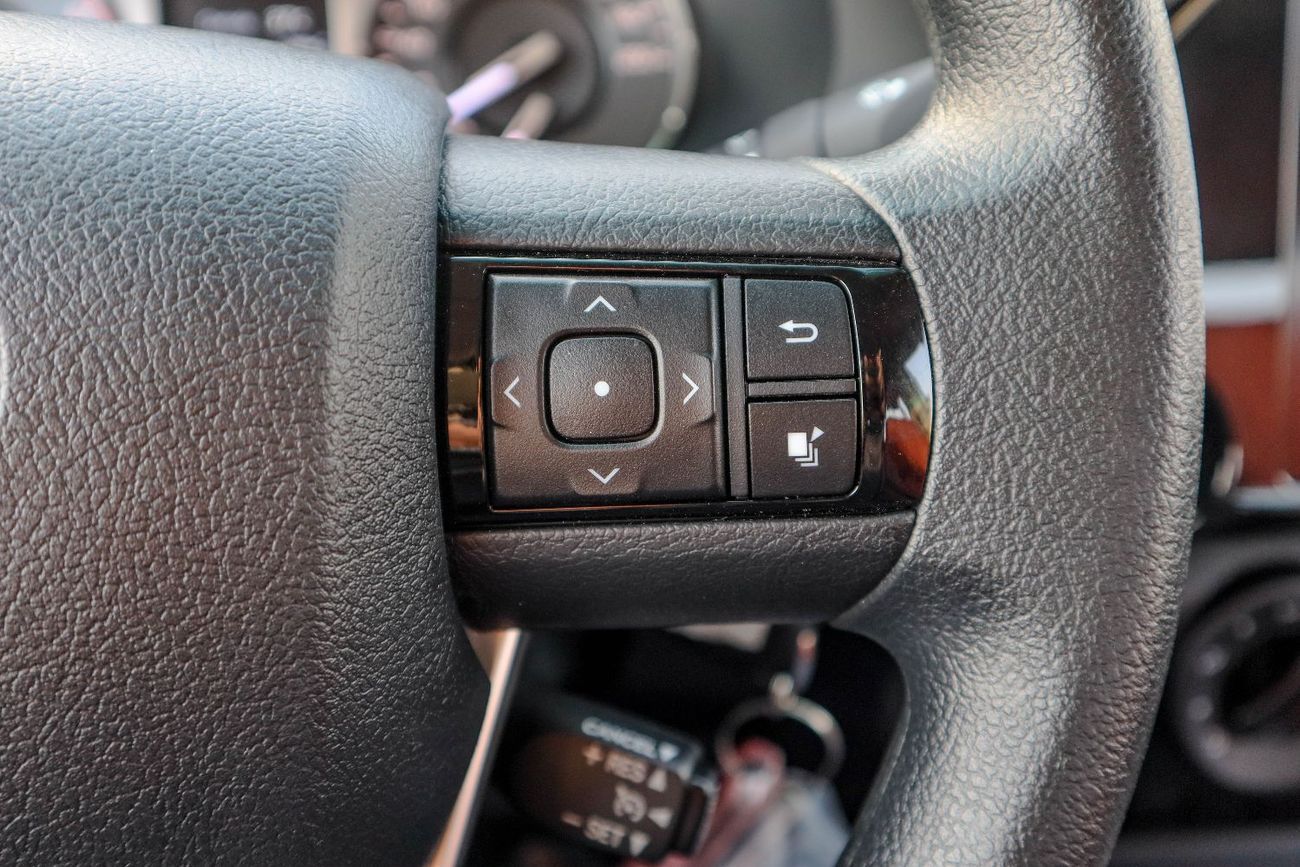 تويوتا هيلوكس Toyota Hilux (TGN126) 2.7L 4WD – 2026 Model (Manual, 4 Doors)