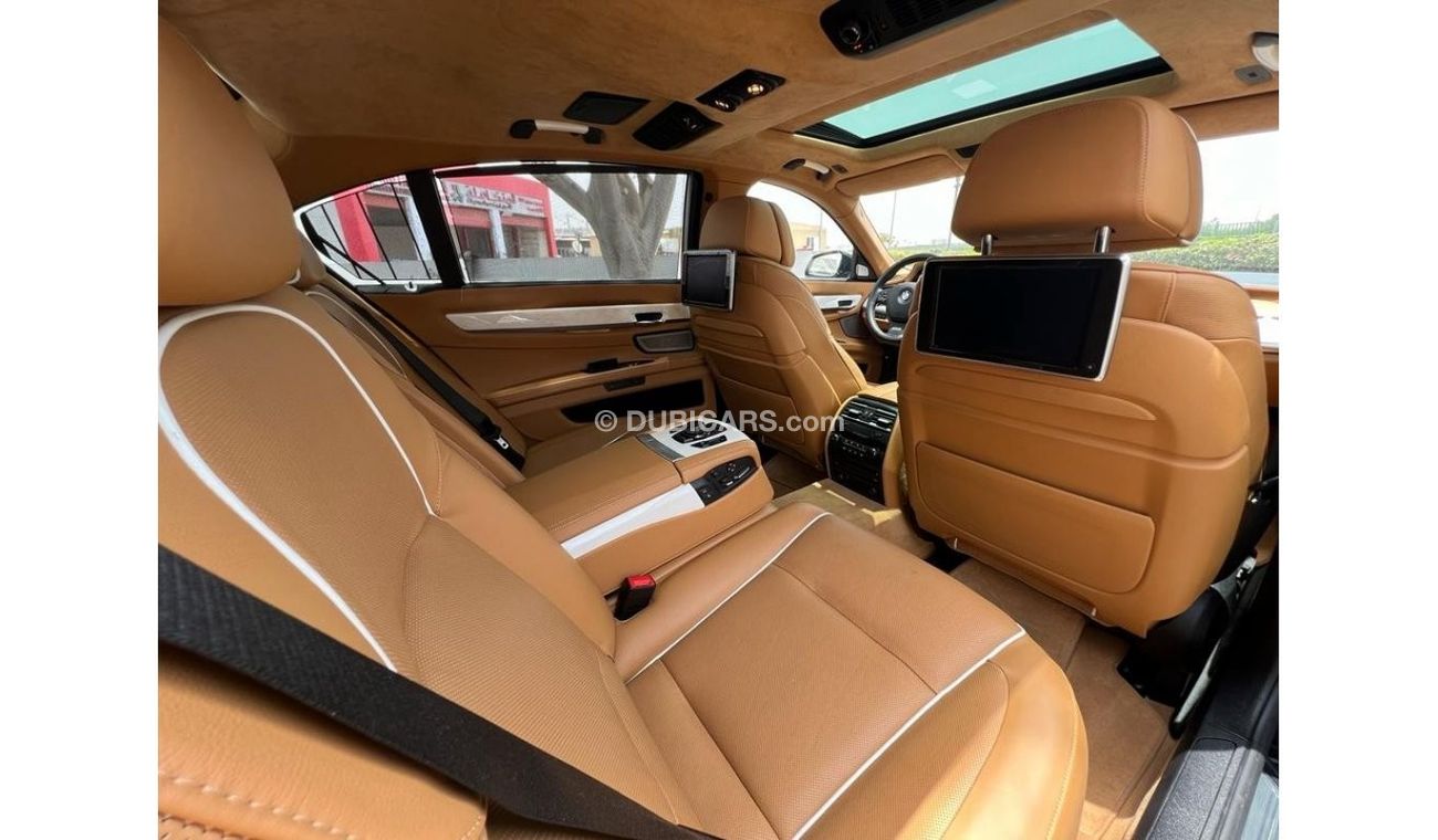 BMW 750Li UAE Edition BMW 750LI 2014 GCC INDIVIDUAL TOP RANGE SERVICE HISTORY IN PERFECT CONDITION
