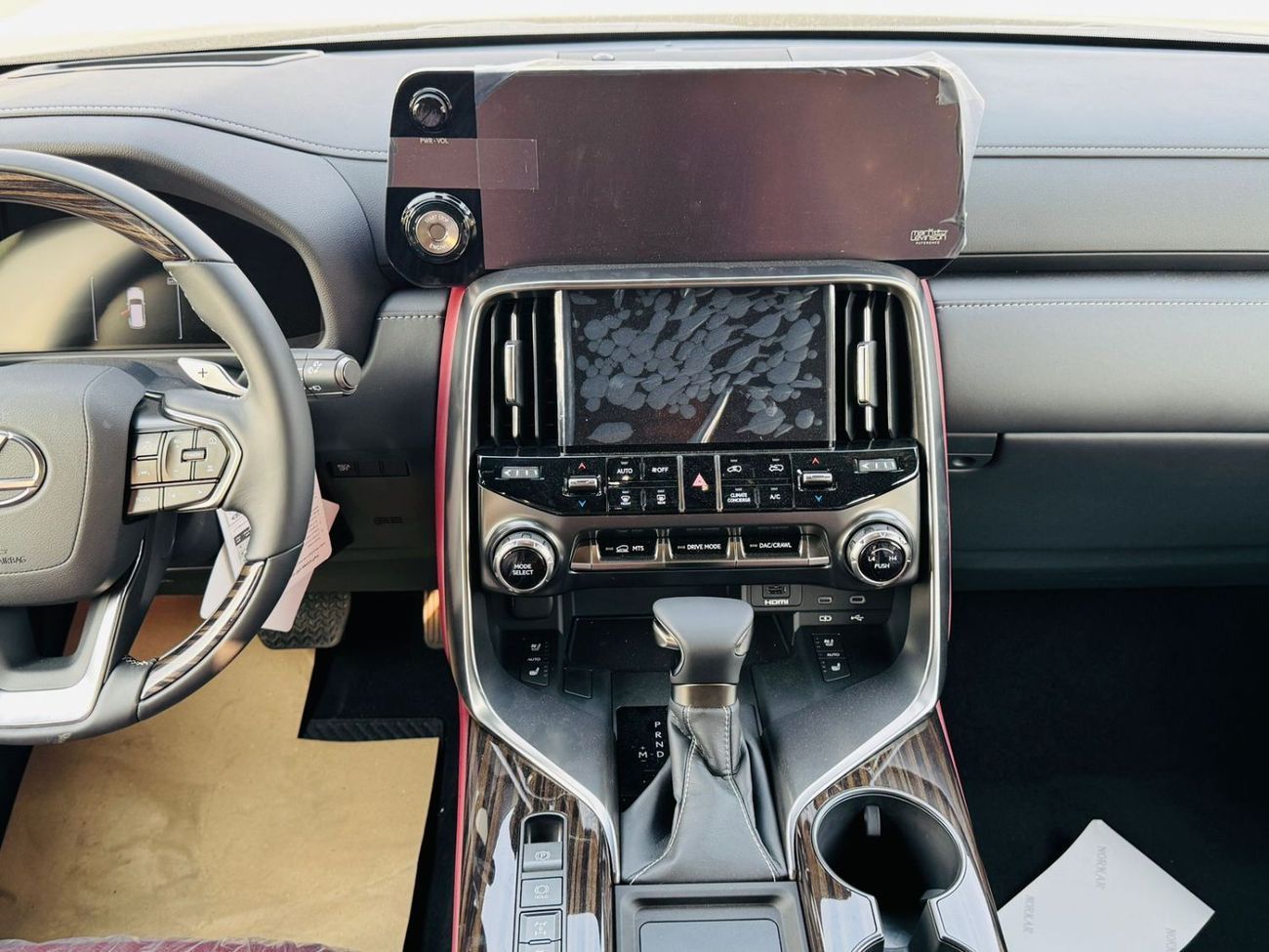 Lexus LX 600 LEXUS 600 SIGNATURE 3.5L TWIN TURBO PTR F/O A/T BLACK 2025