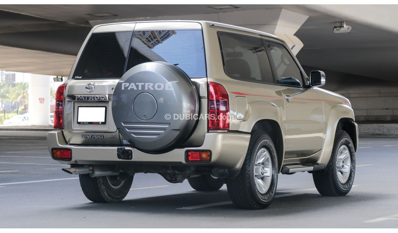 Nissan Patrol Safari M/T, 4.8 L 3-Doors