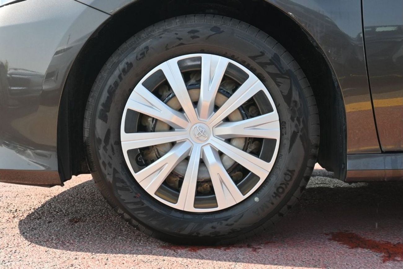 Toyota Camry Toyota Camry LE 2.5L Petrol,  Sedan, FWD, 4 Doors,  Color Brown, Model 2023