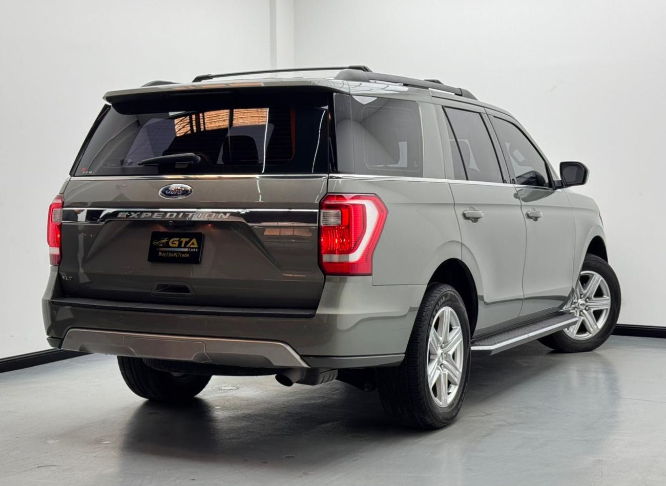 Ford Expedition 2019 Ford Expedition XLT, Ford Service History, 2027 Ford Warranty and Service Pack, GCC