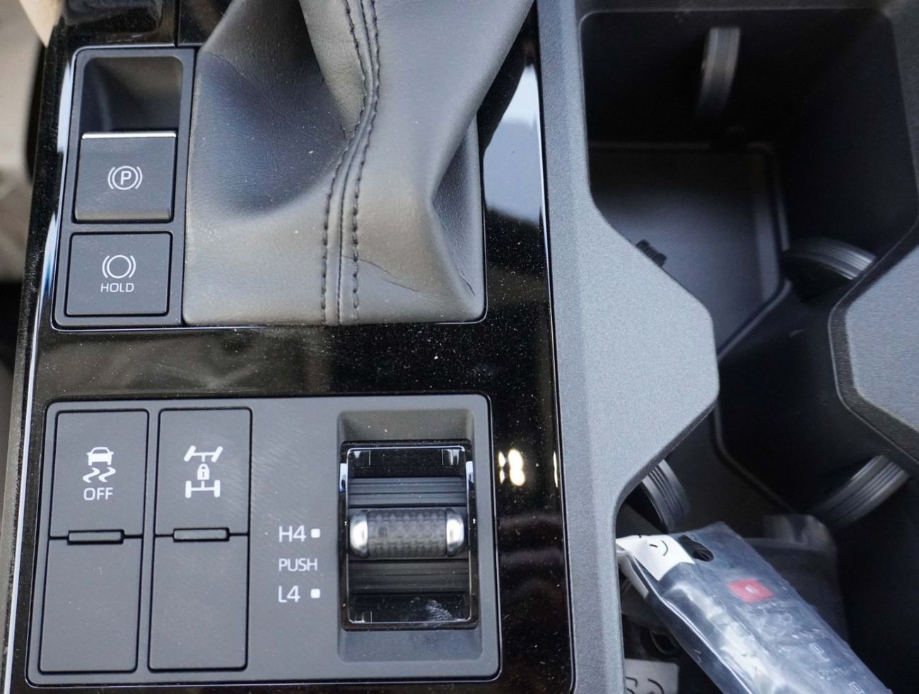 Toyota Prado 2.4L PETROL ALL-ROUNDER (18" AL, 12.3" DA, SUNROOF, LEATHER SEATS)