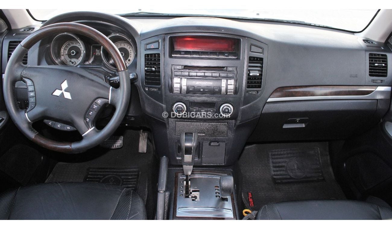 ميتسوبيشي باجيرو ميتسوبيشي باجيرو 2010 خليجي فل أوبشن بحالة ممتازة بدون حوادث نظيفه جدا من الداخل والخارج