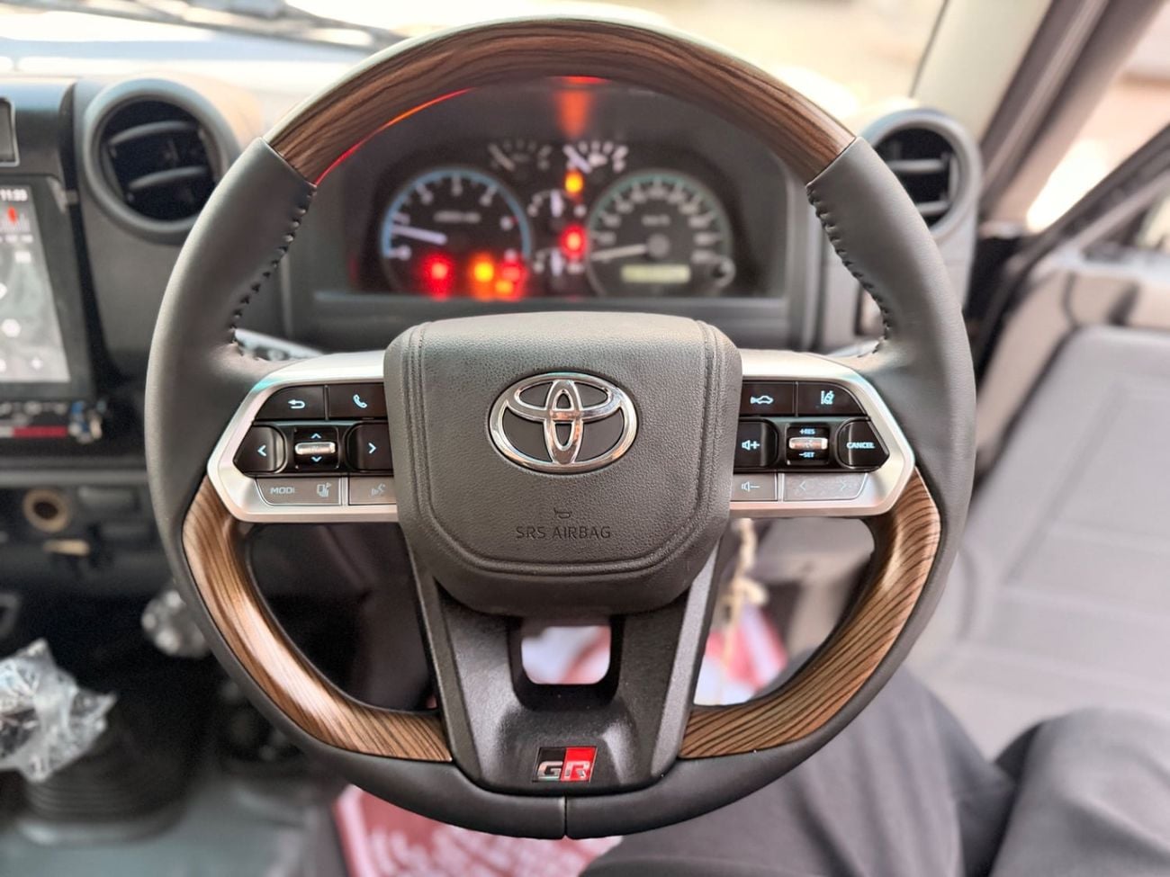 Toyota Land Cruiser Pickup 70 STANDARD Toyota Landcruiser pickup LC79 2020 V8 Diesel Engine RHD Manual Transmission