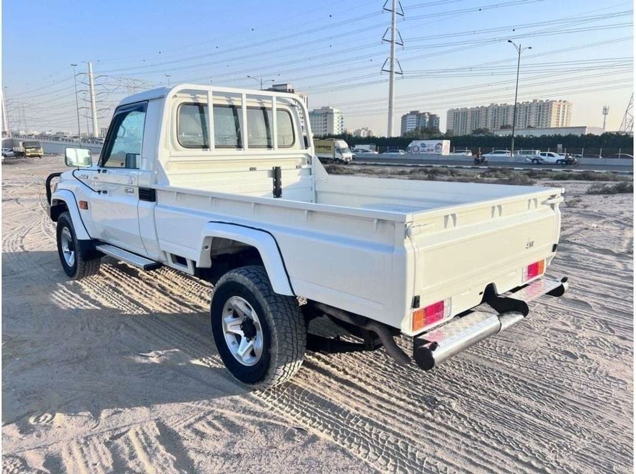 تويوتا لاند كروزر بيك آب Diesel 4.5 Liter Right Hand Drive Single Cab Manual Gear 1VD Engine