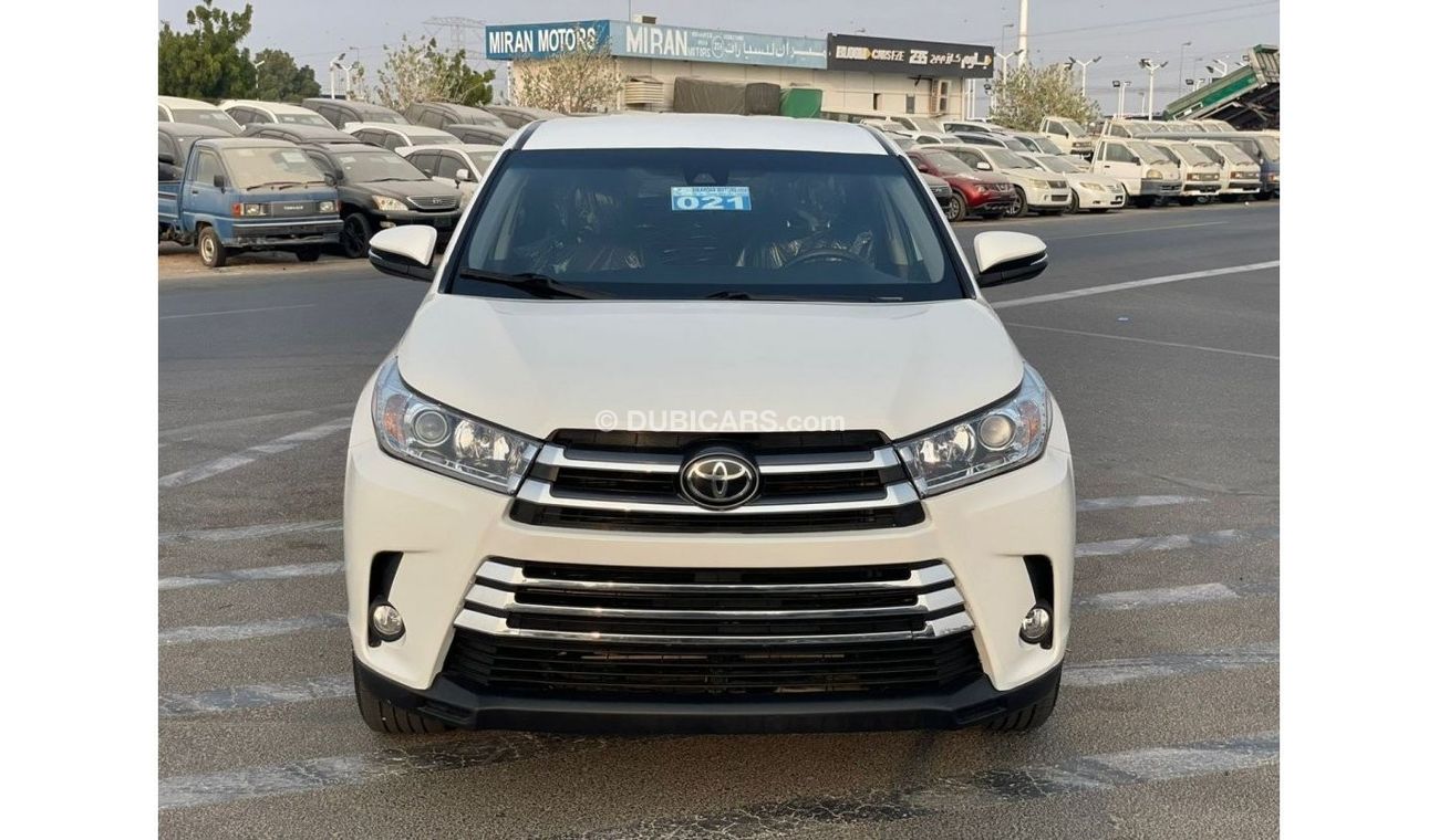 Toyota Highlander 2019 Toyota Highlander LE+ 3.5L V6 4x4 - /
