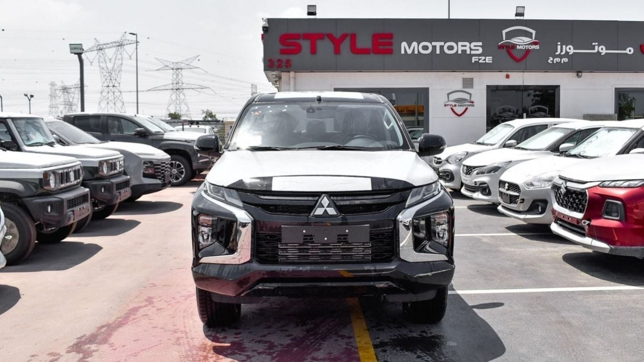 Mitsubishi L200 Mitsubishi L200 SPORTERO DIESEL - 2.4L - DOUBLE CABIN - 4X4 - A/T - POWER LOCKS AND POWER WINDOWS