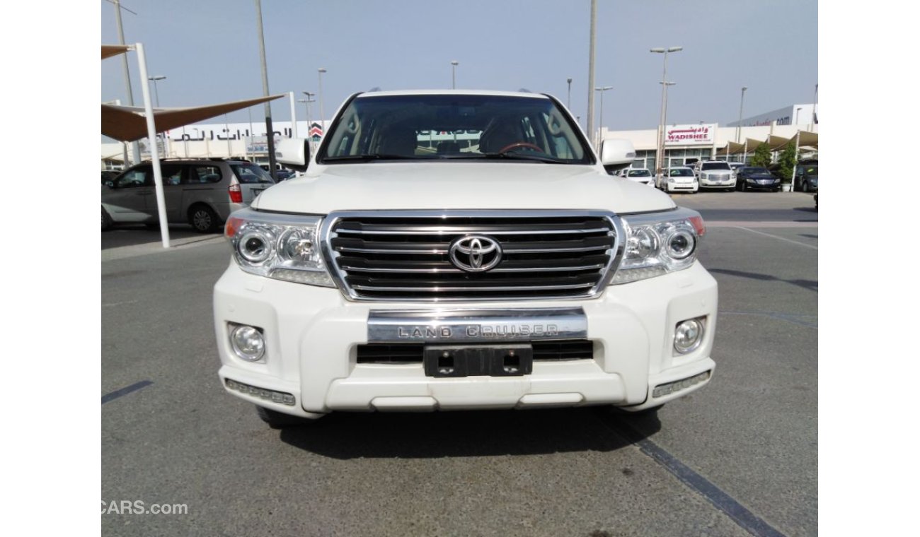 Toyota Land Cruiser gcc very celen car