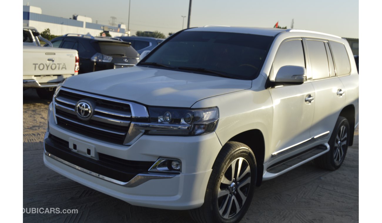 Toyota Land Cruiser FACE CHANGE  2019  FULL OPTION