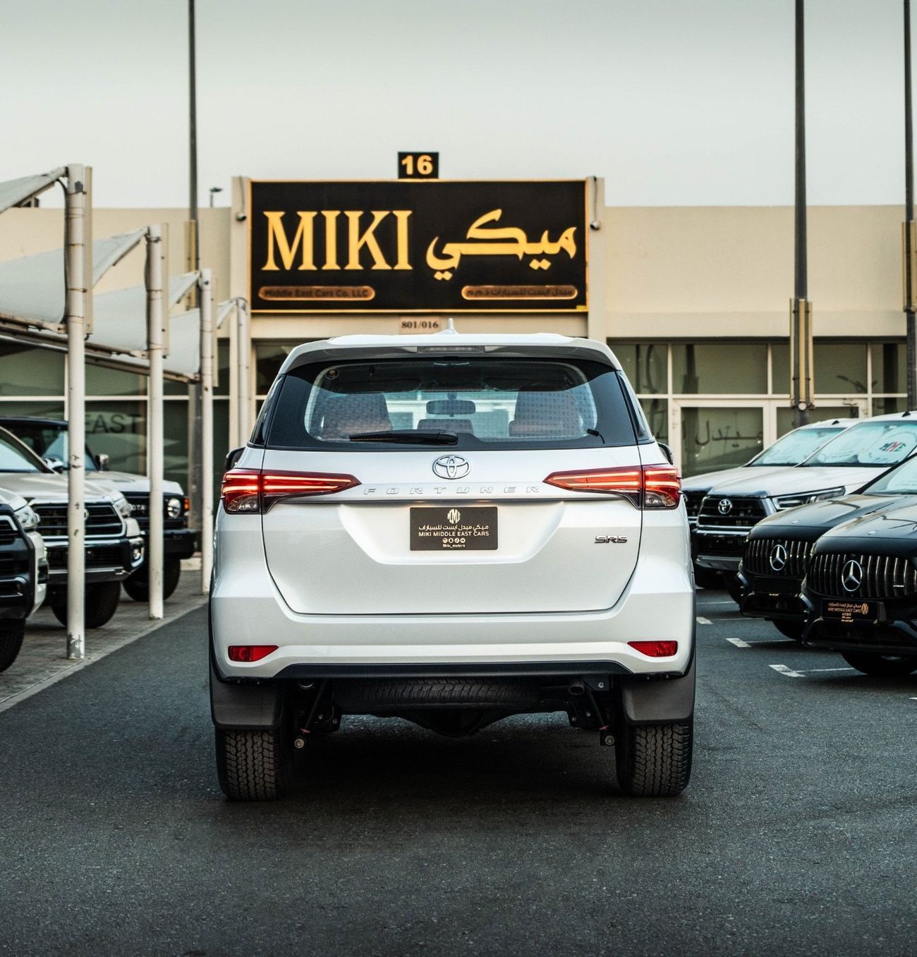 تويوتا فورتونر 2.7 L | v4 | Petrol | Auto AC | Export Only