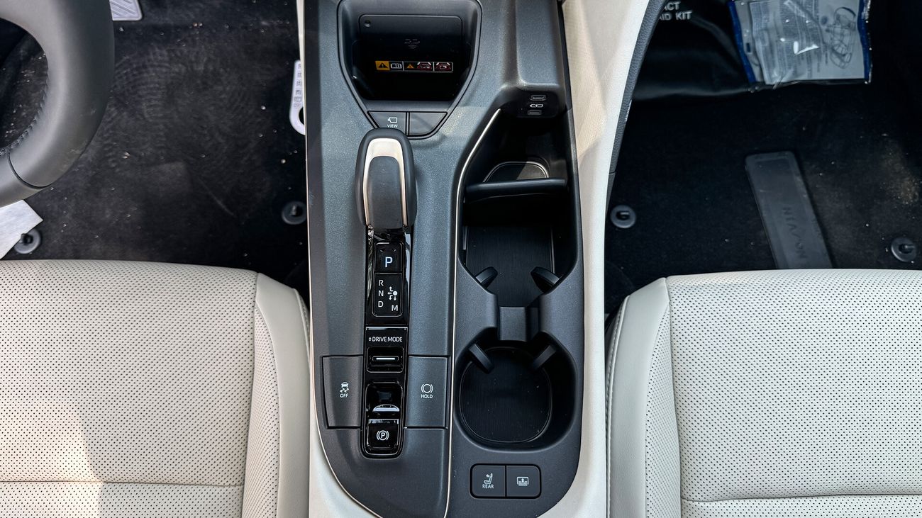 Toyota Crown Platinum 2.4l Turbo Hybrid AWD 2-Tone 2023 GCC 0Km