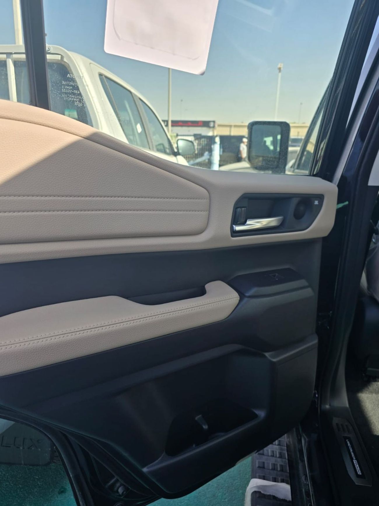 تويوتا برادو تويوتا لاندكروزر – 2.4 لتر تيربو – 275 حصان – دفع رباعي – 7 ركاب