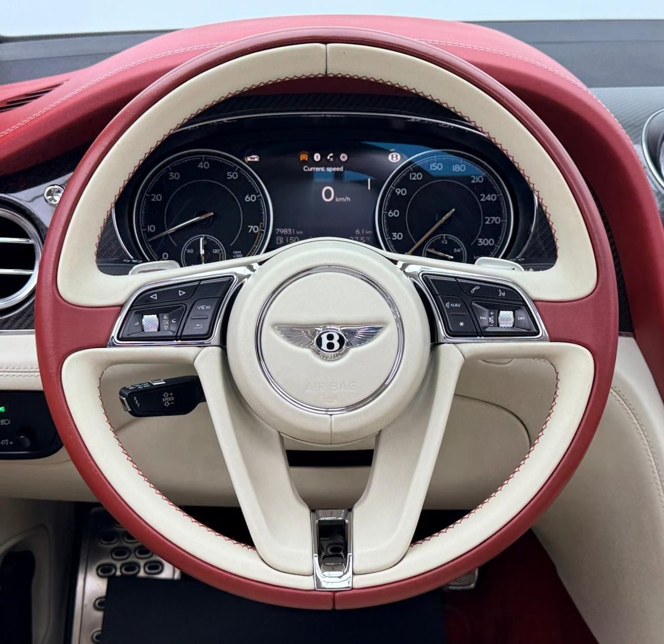Bentley Bentayga STD 2019 Bentley Bentayga V8, 1 Year Warranty, Full Service History, Carbon Fibre Package, Japanese