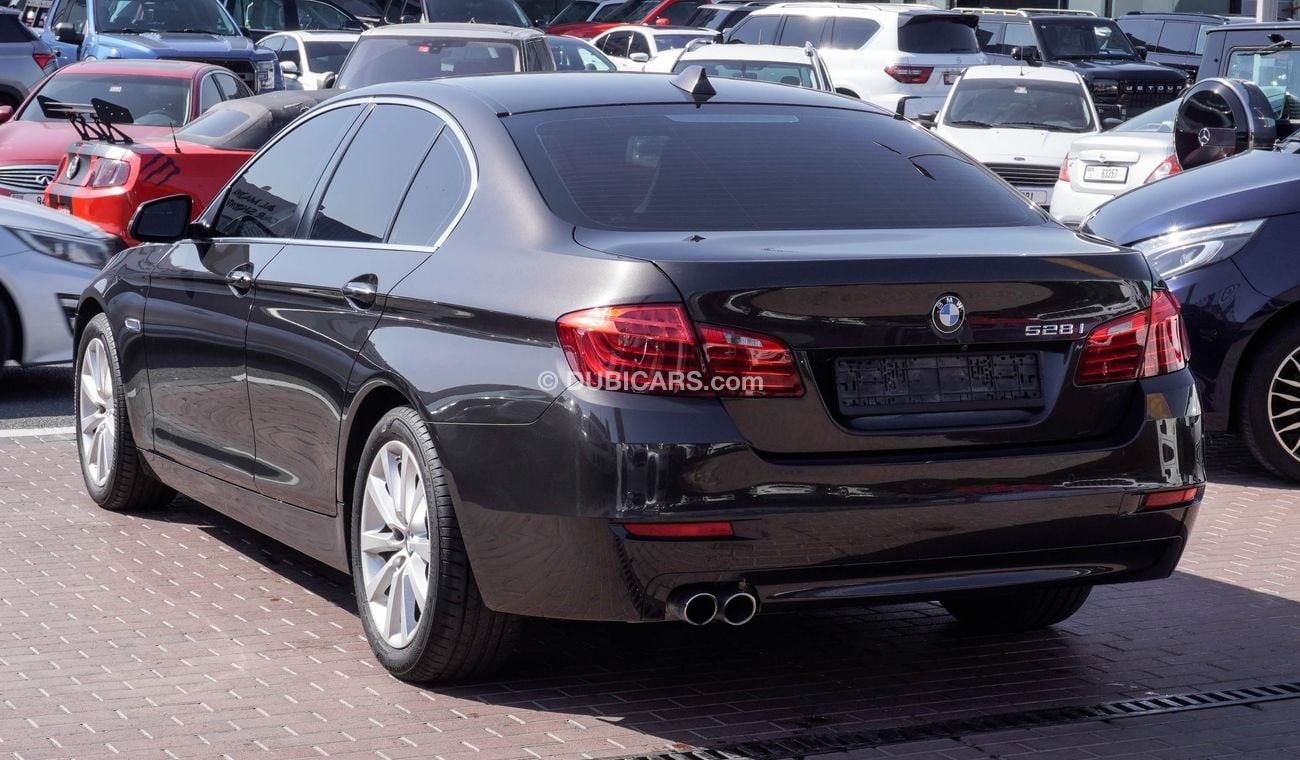 BMW 528i