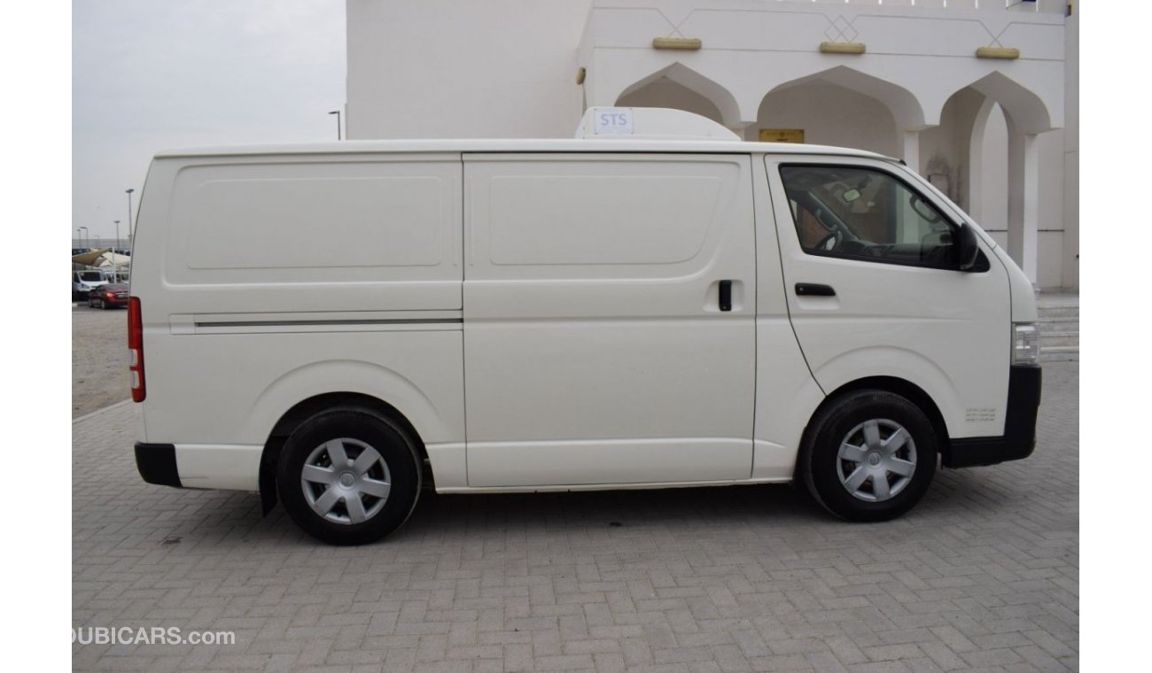 Toyota Hiace GL - Standard Roof Toyota Hiace Chiller, model:2016. Free of accident