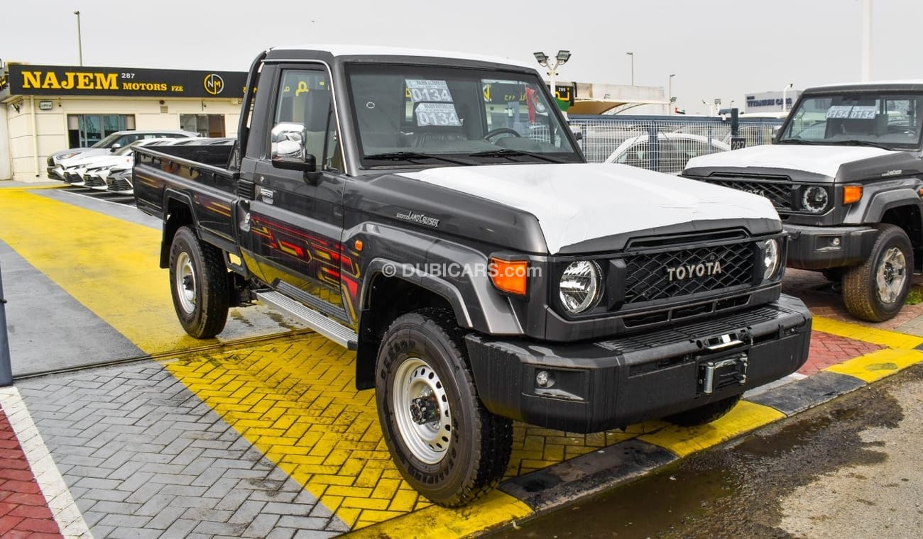 تويوتا لاند كروزر بيك آب TOYOTA LC 79 - WINCH - DIFF-LOCK - MANUAL -2024