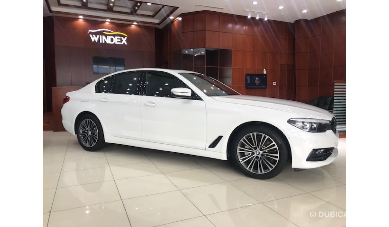 BMW 530i SPORT LINE / GCC / WARRANTY - SERVICE