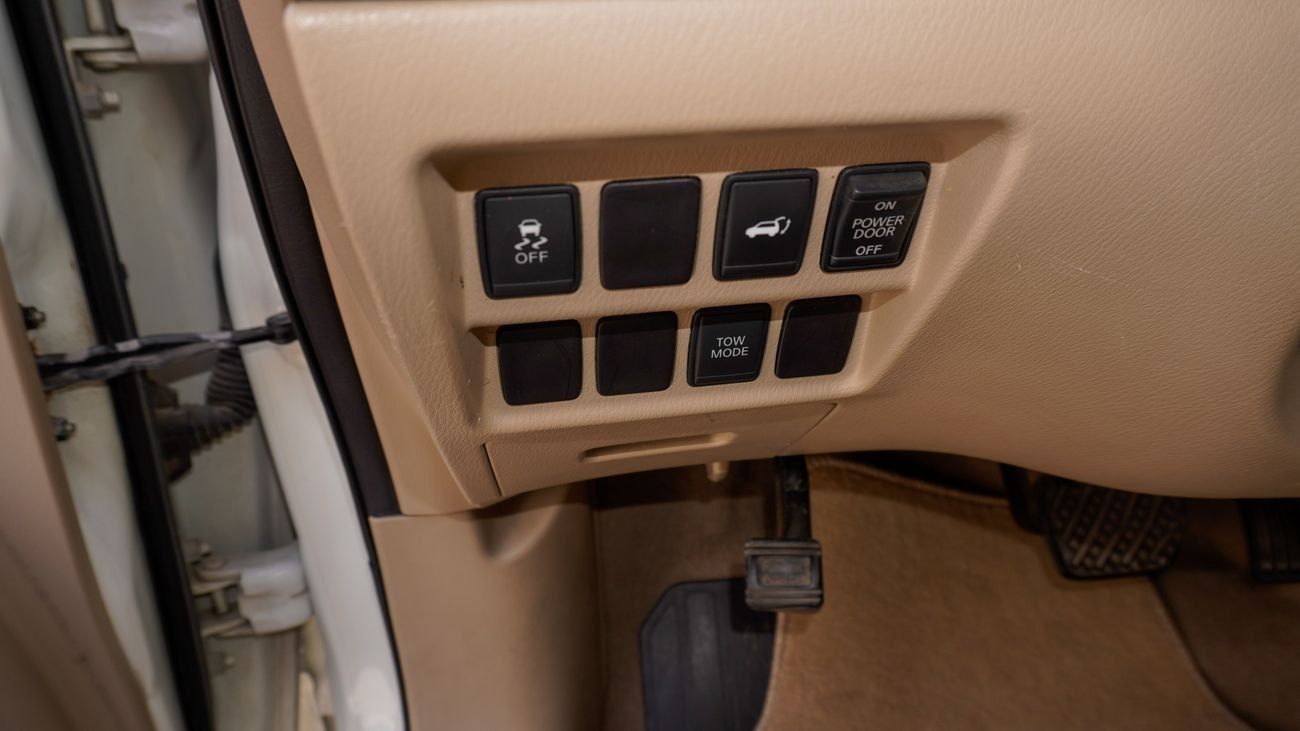 Nissan Pathfinder SV