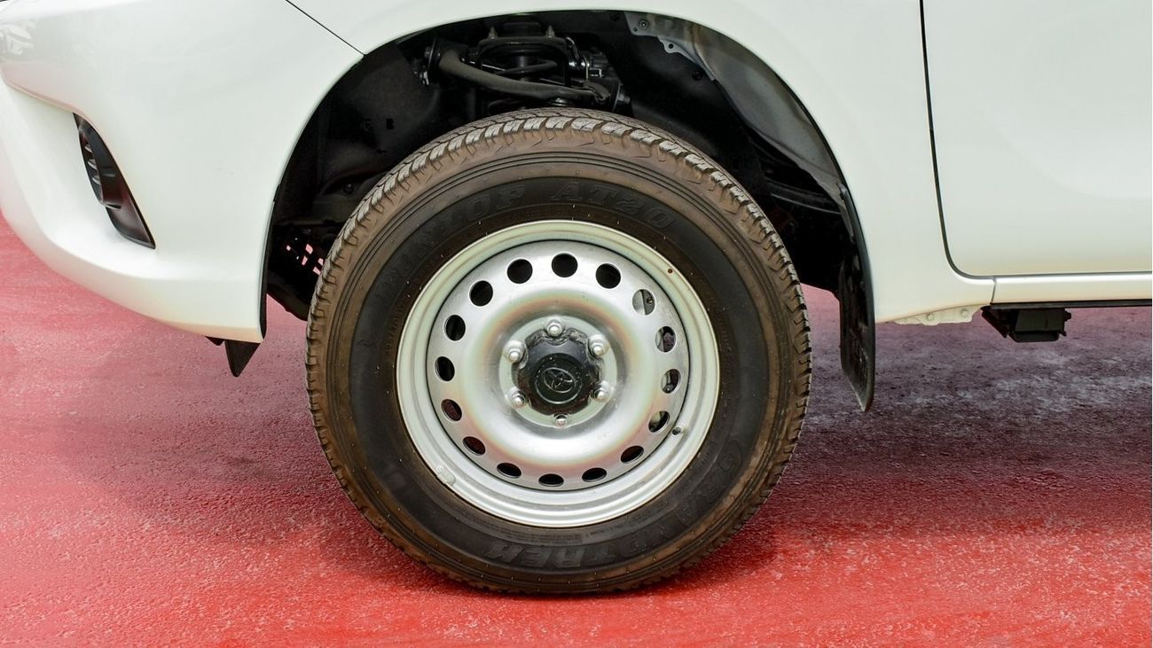 Toyota Hilux 2.7L Single Cabin M/T 4WD