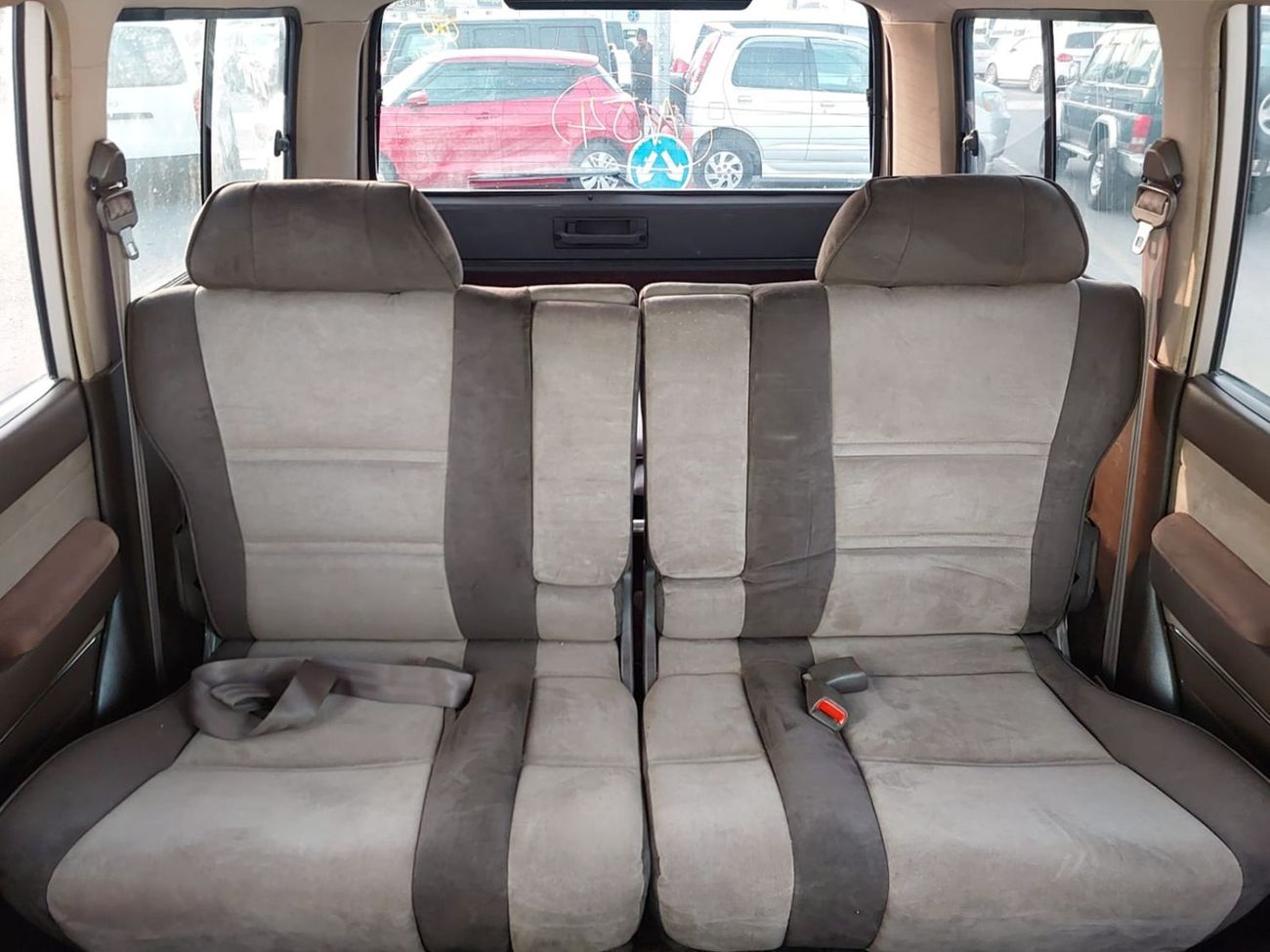 Toyota Land Cruiser TOYOTA LAND CRUISER SUV RHD 1994 MODEL 4.1 L DIESEL AUTOMATIC(PM47559)