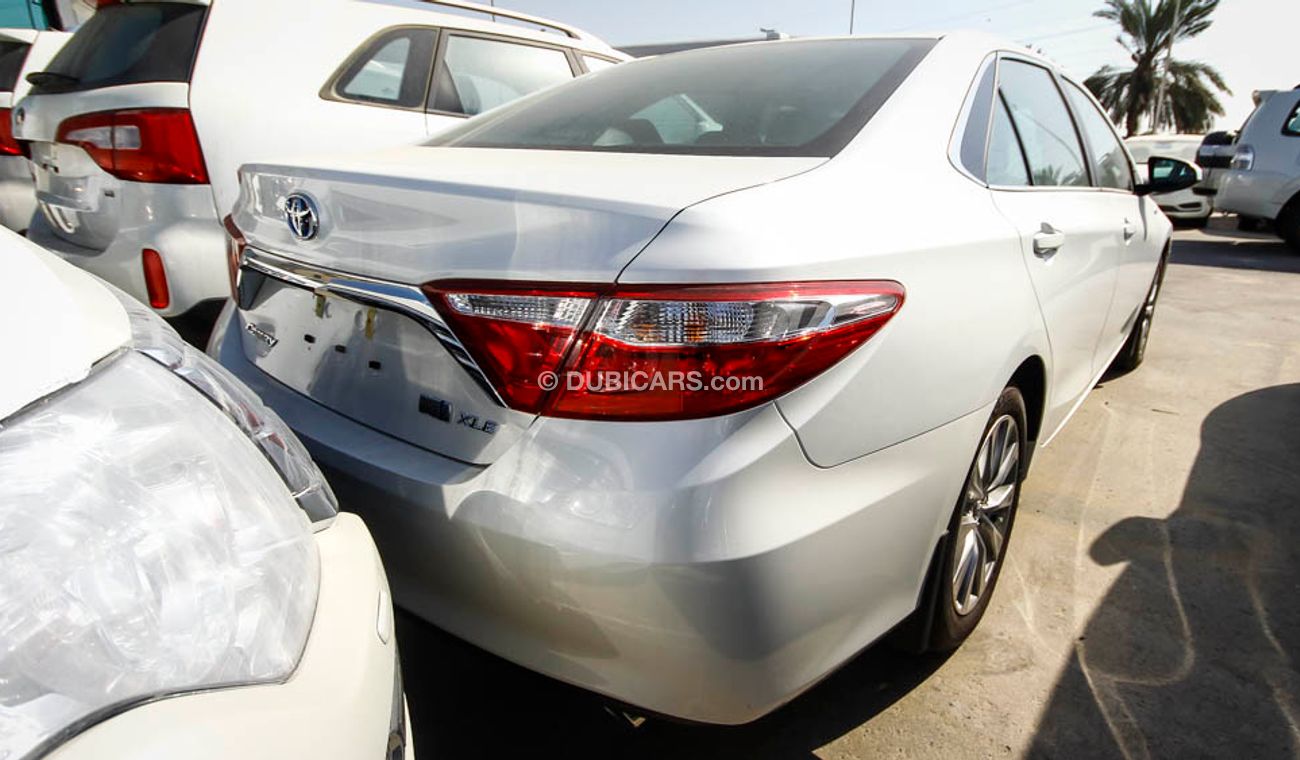 تويوتا كامري XLE