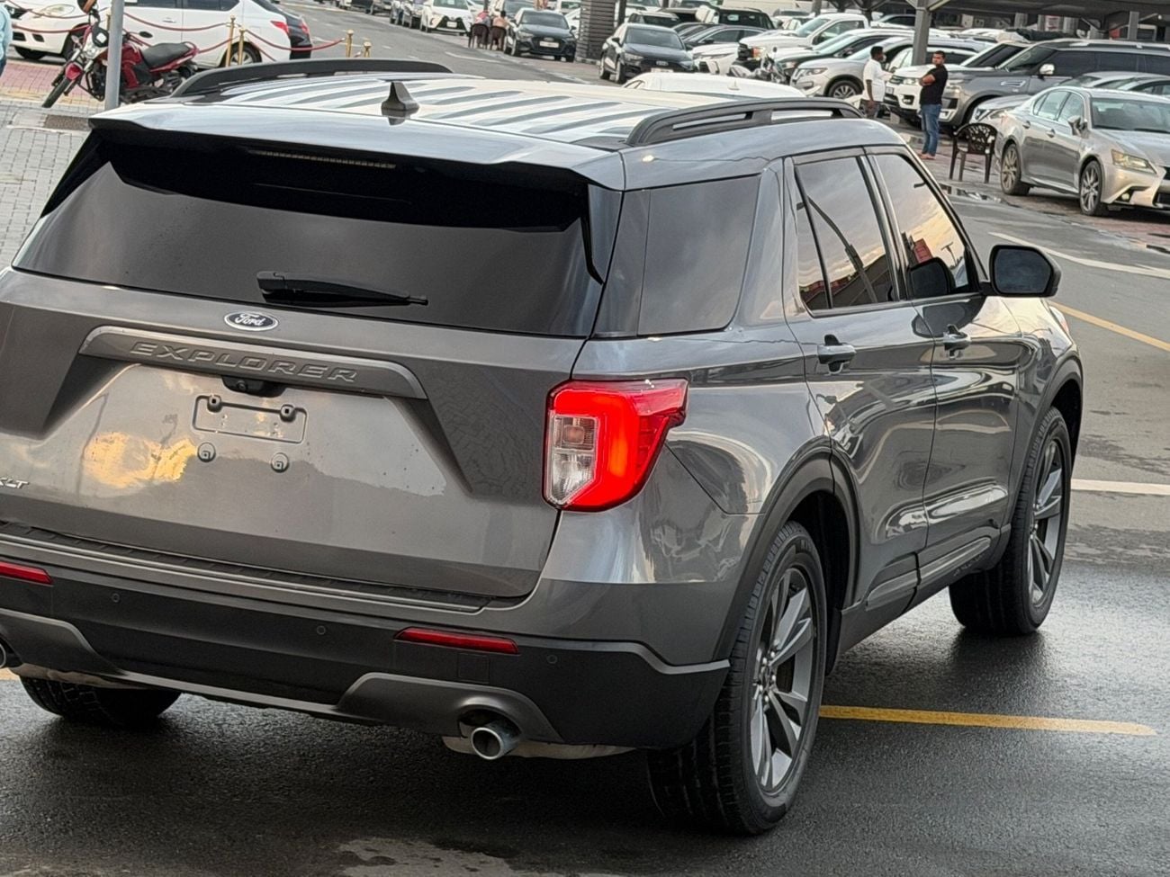 Ford Explorer XLT, fully loaded with panoramic