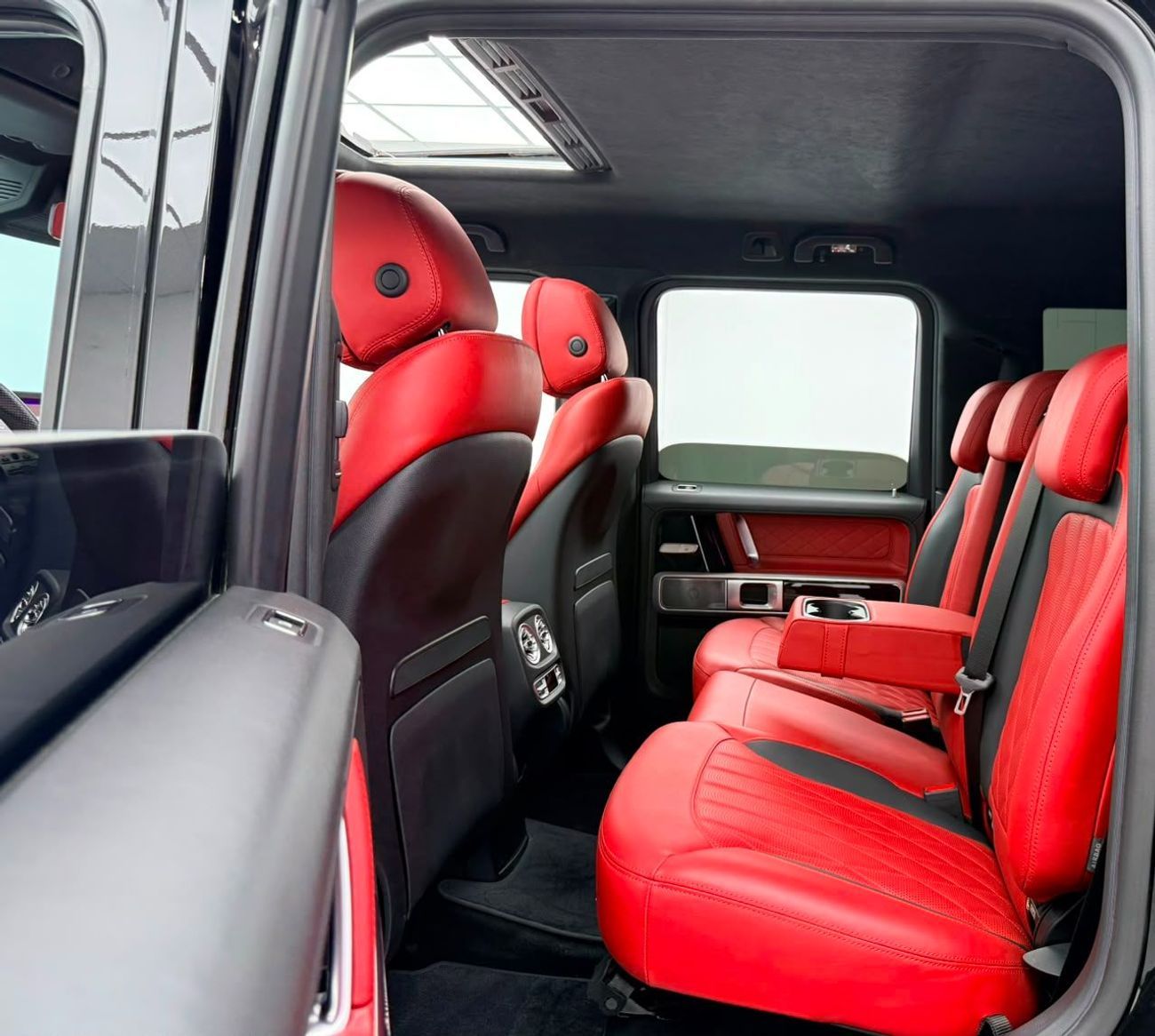 Mercedes Benz G63 AMG STD 2019 Mercedes Benz G63 AMG, Warranty, Full Mercedes Service History, Fully Loaded, GCC