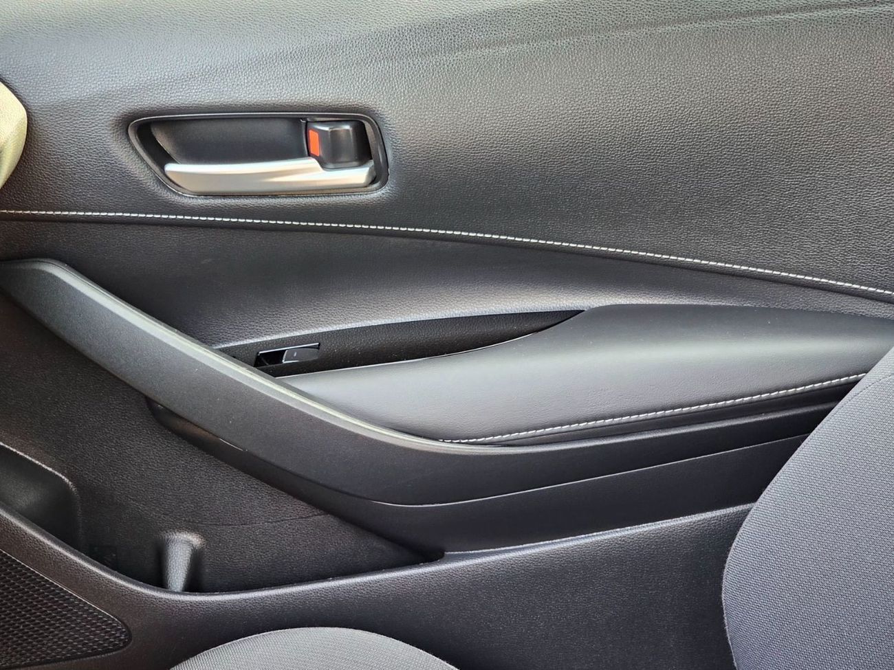 Toyota Corolla SE 2.0L Hatchback