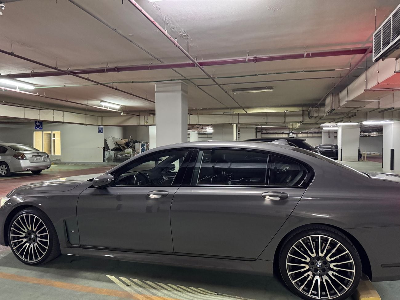 بي أم دبليو 750Li XDRIVE EXECUTIVE