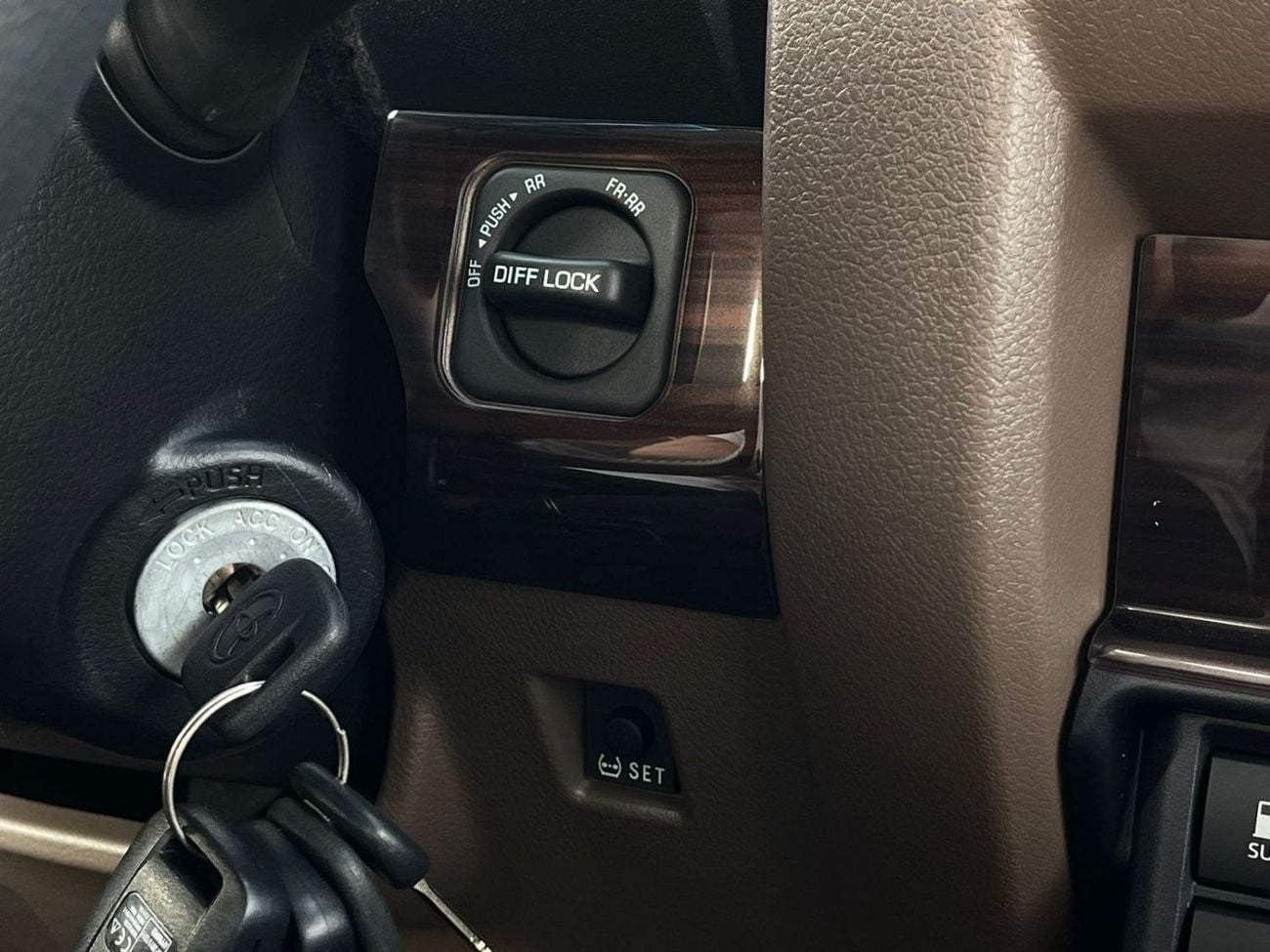 تويوتا لاند كروزر بيك آب Toyota Landcruiser 79 II Singel Cabin Automatic II ToP Tier II 2025 II GCC II Grey Color II FULL LOA