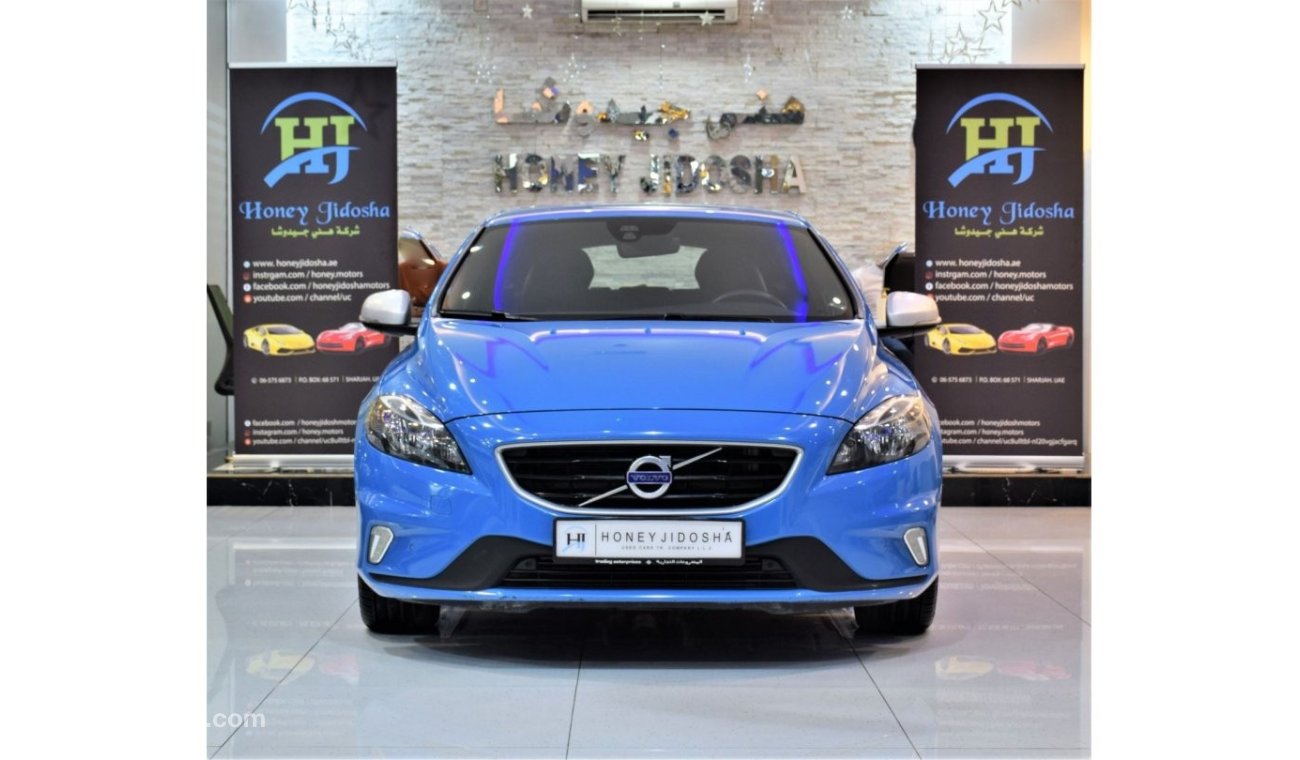 فولفو V40 Volvo V40 T5 R-Design ( 2016 Model! ) in Blue Color! GCC Specs