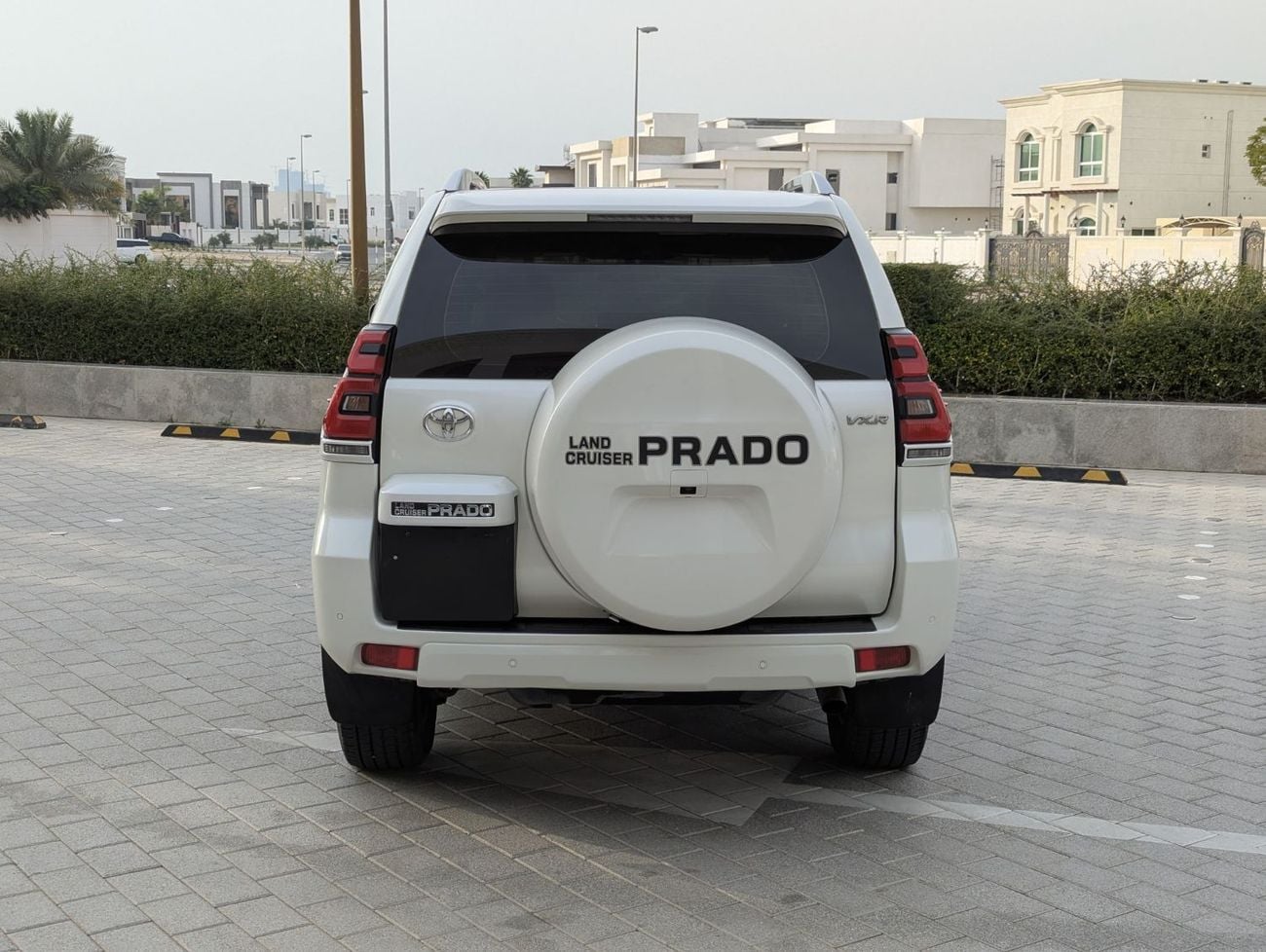 تويوتا برادو Toyota Prado v6 4.0L Petro engine LHD white colour