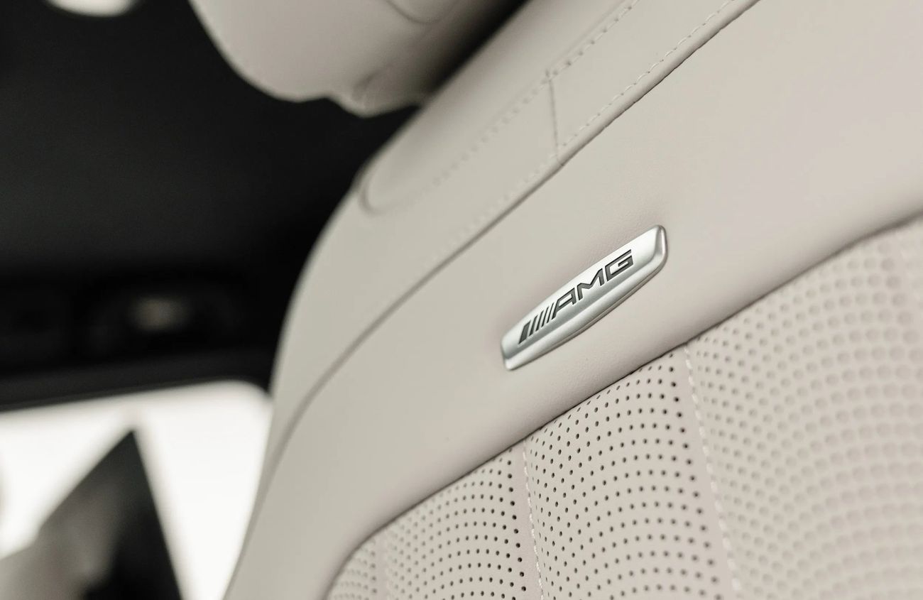 Mercedes-Benz G 63 AMG 4.0L V8 Twin-Turbocharged Engine + eMotor