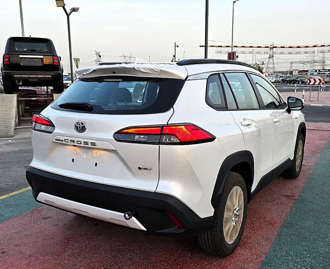 تويوتا كورولا كروس 1.8L XL (HEV)