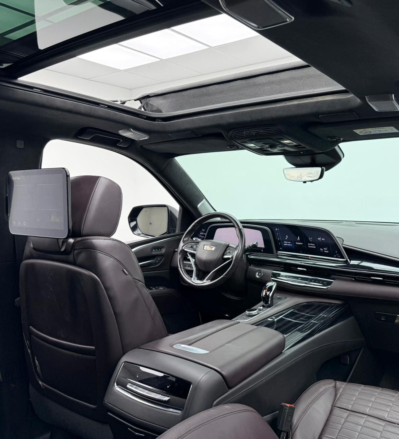 كاديلاك إسكالاد Escalade-V 6.2L 2023 Cadillac Escalade V, 2027 Cadillac Warranty, 2028 Cadillac Service Pack, GCC
