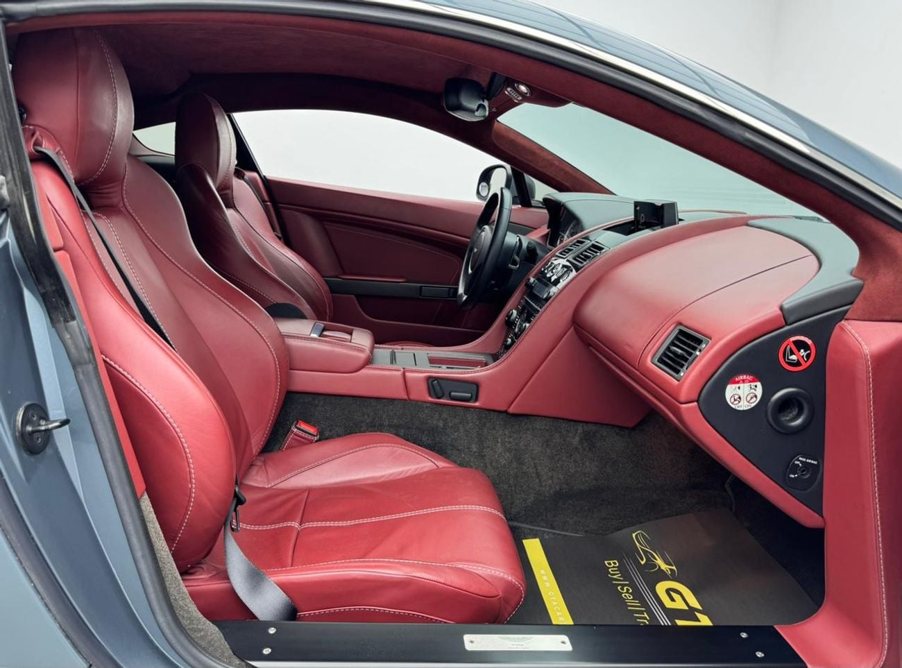 Aston Martin Vantage 2015 Aston Martin Vantage V8, Full Aston Martin Service History, Excellent Condition, GCC